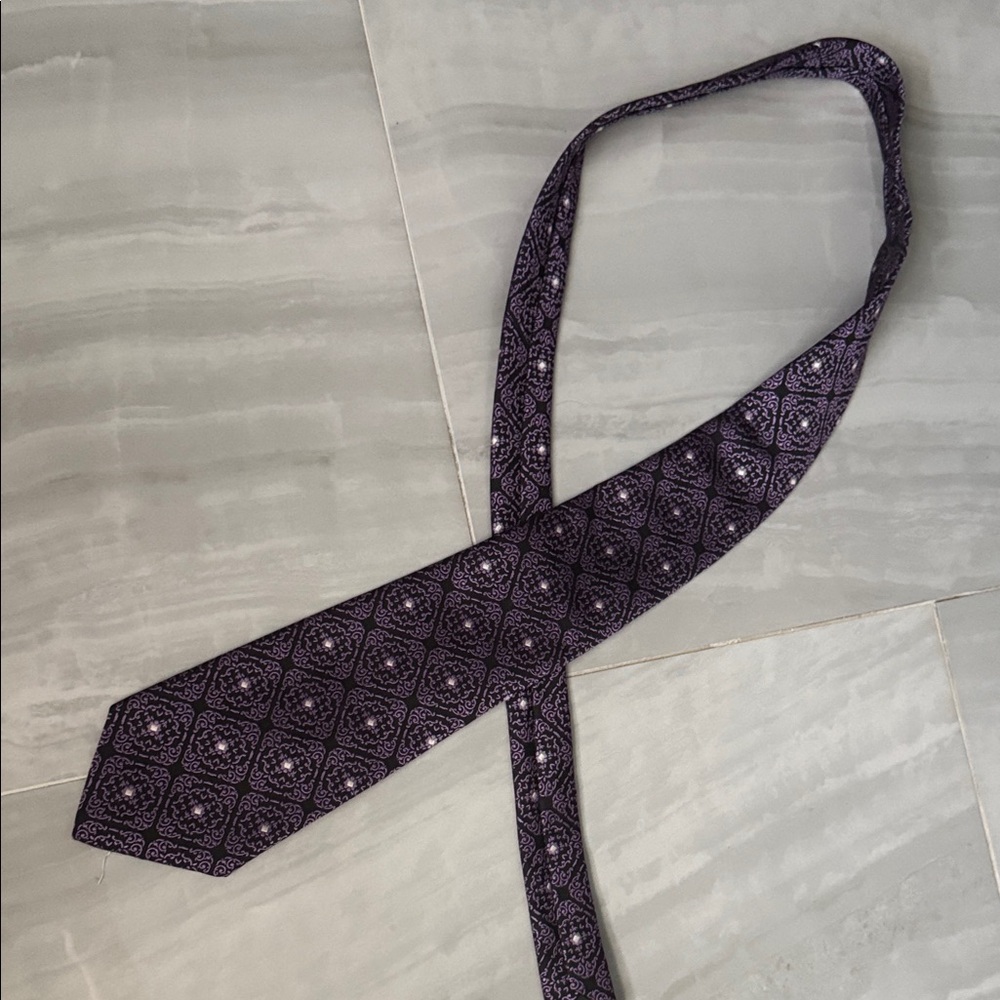 Elegant Purple Patterned Men's Tie